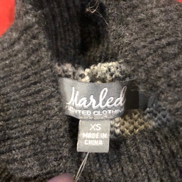 Marked sweater - Picture 2 of 2